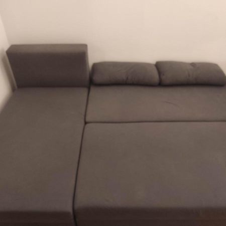 Nice Room With 2 Shared Bathrooms ,Wc , 2Km To Old Town -100M From Metro Szwedzka Varşovia Exterior foto