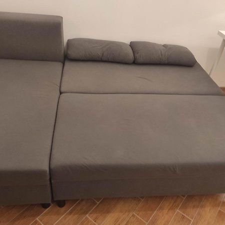 Nice Room With 2 Shared Bathrooms ,Wc , 2Km To Old Town -100M From Metro Szwedzka Varşovia Exterior foto