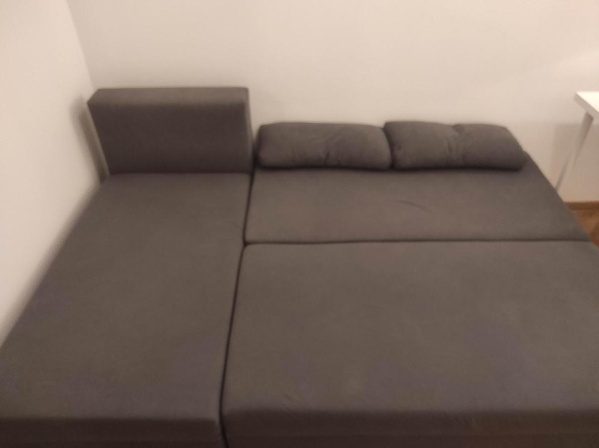 Nice Room With 2 Shared Bathrooms ,Wc , 2Km To Old Town -100M From Metro Szwedzka Varşovia Exterior foto