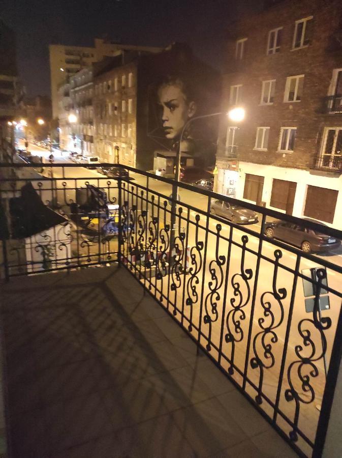 Nice Room With 2 Shared Bathrooms ,Wc , 2Km To Old Town -100M From Metro Szwedzka Varşovia Exterior foto